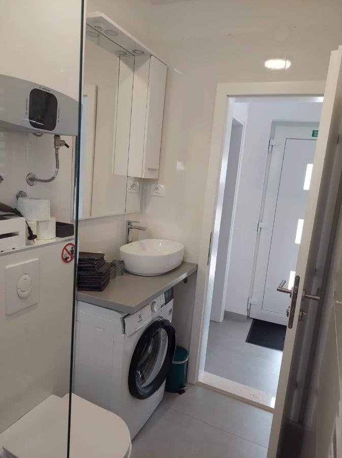 Ferienhaus Maestral - Kastel Kambelovac Kastela Ngoại thất bức ảnh