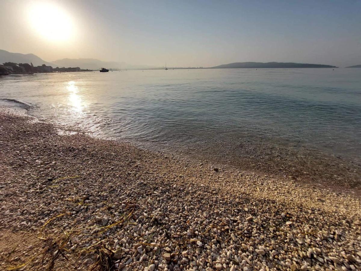 Ferienhaus Maestral - Kastel Kambelovac Kastela Ngoại thất bức ảnh