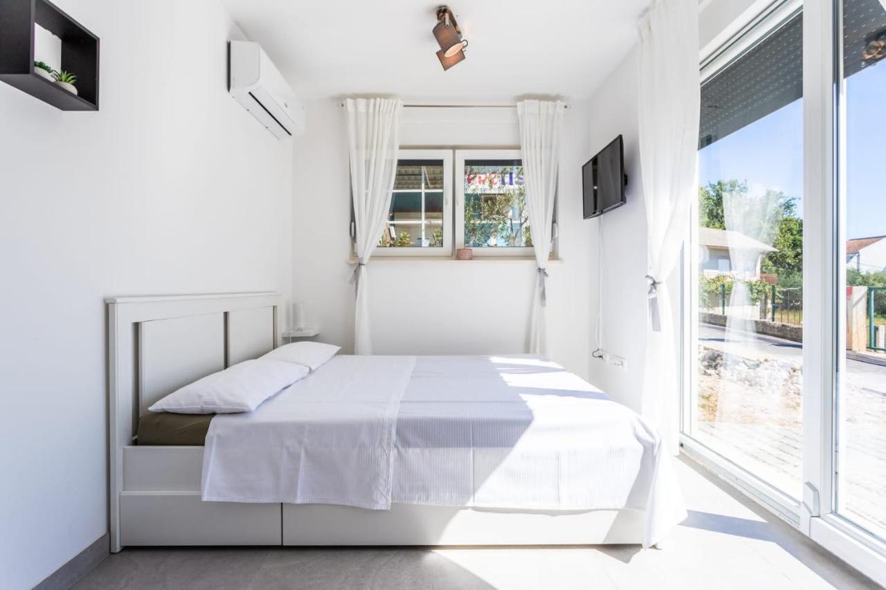 Ferienhaus Maestral - Kastel Kambelovac Kastela Ngoại thất bức ảnh
