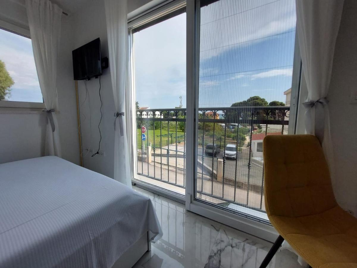 Ferienhaus Maestral - Kastel Kambelovac Kastela Ngoại thất bức ảnh