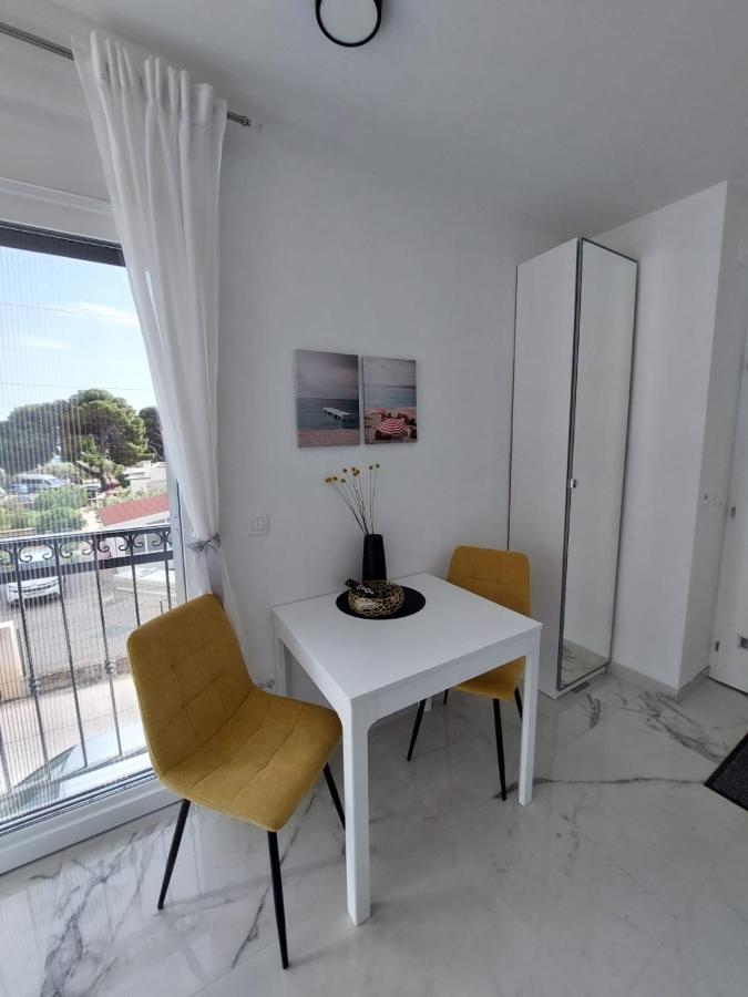 Ferienhaus Maestral - Kastel Kambelovac Kastela Ngoại thất bức ảnh